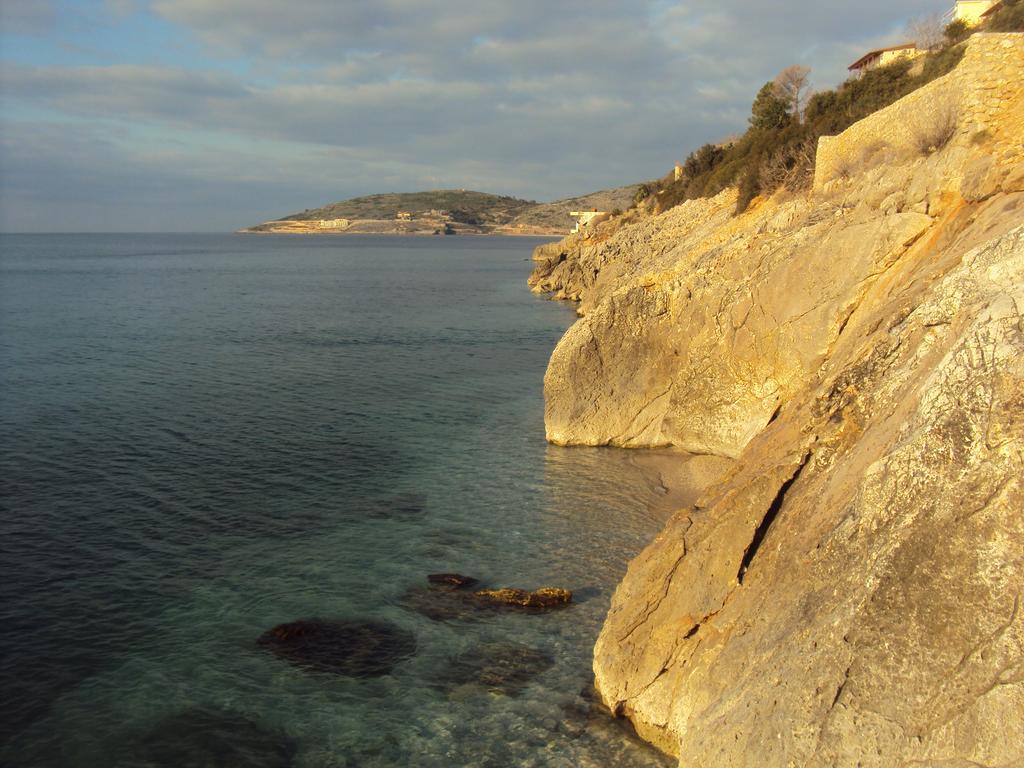 Villa Lori Qëparo Exteriér fotografie